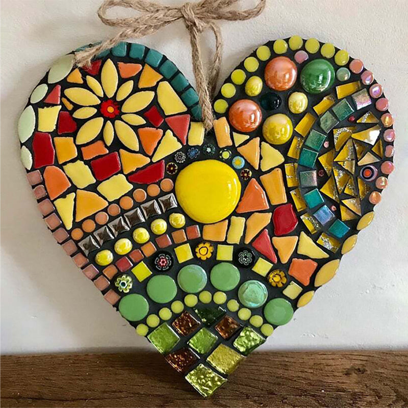 Grande décoration de coeur de mosaïque de jardin